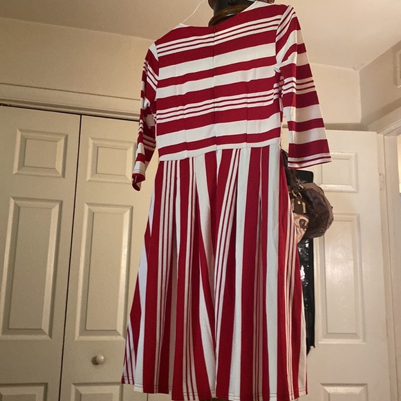 COPY - Spring dress baige and burgundy candy stripper - Picture 7 of 8